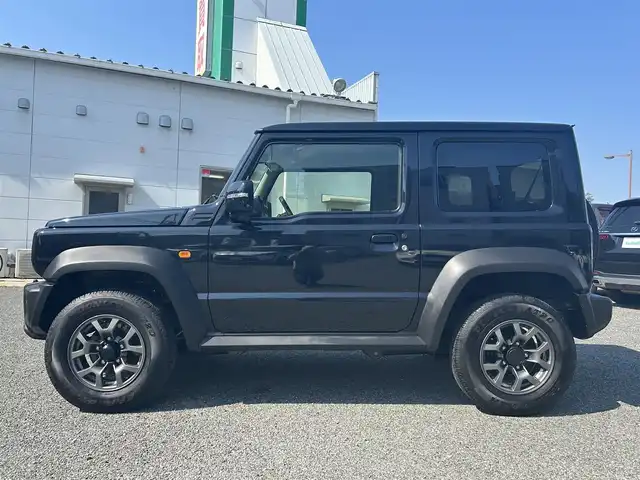 スズキ ジムニー シエラ JC 兵庫県 2023(令5)年 1万km ブルーイッシュブラックパール3 【スズキセーフティサポート】//デュアルカメラブレーキサポート//車線逸脱警報//誤発進抑制制御//先行車発進お知らせ//標識認識機能//ハイビームアシスト/・KENWOODディスプレイオーディオ/・BT/CD/Apple Car Play/・バックカメラ/・オートLEDヘッドランプ/・ビルトインETC/・クルーズコントロール/・純正15インチAW/・アイドリングストップ