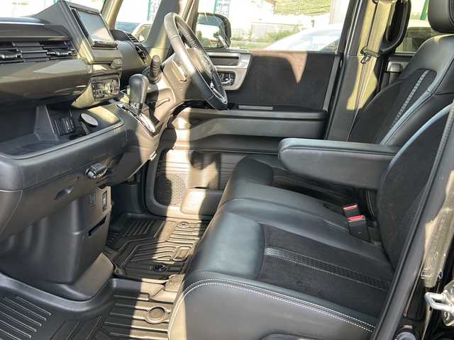 ホンダ Ｎ ＢＯＸ カスタム L ターボ スタイル+ブラック 兵庫県 2023(令5)年 2.1万km クリスタルブラックパール 登録時走行距離20893km/ターボ/ホンダセンシング/SDナビ/CD/DVD/フルセグTV/Bluetooth/両側パワースライドドア/前後ドライブレコーダー/LEDヘッドランプ/LEDフロントフォグライト/ETC/オートライト/プラズマクラスター付オートエアコン/リアヒーターダクト/前席シートヒーター/運転席シートリフター/合皮ハーフレザーシート/スペアキー1本