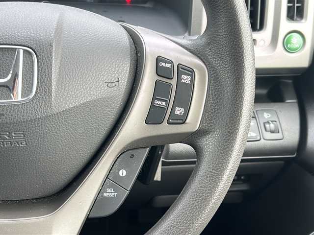 ホンダ ステップワゴン G Eセレクション 山形県 2014(平26)年 6.8万km クリスタルブラックパール 禁煙車/4WD/クルーズコントロール/寒冷地仕様/横滑り防止装置/両側パワースライドドア/純正ナビ/（Bluetooth/CD/DVD/フルセグ)/バックカメラ/フォグランプ/ステアリングスイッチ/後席モニター(TR-M70WS5)/ビルトインETC/社外AW/純正フロアマット/純正ホイールキャップスタドレス(205/65/R15・6mm)/  4本積載/電動格納ウィンカーミラー/ドアバイザー