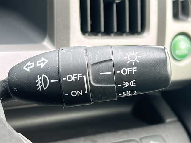 ホンダ ステップワゴン G Eセレクション 山形県 2014(平26)年 6.8万km クリスタルブラックパール 禁煙車/4WD/クルーズコントロール/寒冷地仕様/横滑り防止装置/両側パワースライドドア/純正ナビ/（Bluetooth/CD/DVD/フルセグ)/バックカメラ/フォグランプ/ステアリングスイッチ/後席モニター(TR-M70WS5)/ビルトインETC/社外AW/純正フロアマット/純正ホイールキャップスタドレス(205/65/R15・6mm)/  4本積載/電動格納ウィンカーミラー/ドアバイザー