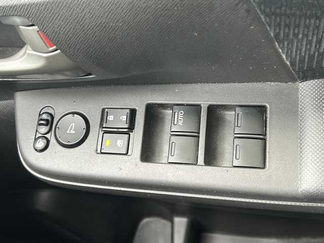 ホンダ ステップワゴン G Eセレクション 山形県 2014(平26)年 6.8万km クリスタルブラックパール 禁煙車/4WD/クルーズコントロール/寒冷地仕様/横滑り防止装置/両側パワースライドドア/純正ナビ/（Bluetooth/CD/DVD/フルセグ)/バックカメラ/フォグランプ/ステアリングスイッチ/後席モニター(TR-M70WS5)/ビルトインETC/社外AW/純正フロアマット/純正ホイールキャップスタドレス(205/65/R15・6mm)/  4本積載/電動格納ウィンカーミラー/ドアバイザー