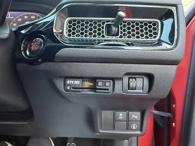 ホンダ シビック EX 香川県 2021(令3)年 4.1万km プレミアムクリスタルレッドM 純正9型コネクトナビ/・BT接続/TV/アダプティブドライビングビーム/BOSEプレミアムサウンドシステム/レザー×スウェードコンビシート/純正ドライブレコーダー/Honda SENSING/・ブラインドスポットモニター/・渋滞追従機能/10.2インチデジタルグラフィックメーター/パドルシフト/LEDフォグライト/ビルトインETC/スマホ連携/置くだけ充電/運転席8Way/助手席4Wayパワーシート/DN席ヒートシーター/社外2本出しマフラー