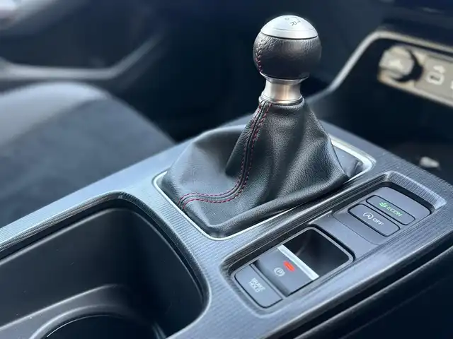 ホンダ シビック EX 香川県 2021(令3)年 4.1万km プレミアムクリスタルレッドM 純正9型コネクトナビ/・BT接続/TV/アダプティブドライビングビーム/BOSEプレミアムサウンドシステム/レザー×スウェードコンビシート/純正ドライブレコーダー/Honda SENSING/・ブラインドスポットモニター/・渋滞追従機能/10.2インチデジタルグラフィックメーター/パドルシフト/LEDフォグライト/ビルトインETC/スマホ連携/置くだけ充電/運転席8Way/助手席4Wayパワーシート/DN席ヒートシーター/社外2本出しマフラー