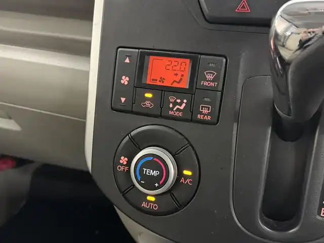 ダイハツ タント G SA 三重県 2015(平27)年 8.7万km プラムブラウンクリスタルマイカ ガソリン/FF/インパネCVT/純正 7インチワイドナビ NSZN-W65D/（FM/AM/TV/CD/DVD/iPod/USB/HDMI/SD/MEMORY MUSIC/Bluetooth）/バックカメラ/両側パワースライドドア（ワンタッチオープン機能/ウェルカムオープン機能/タッチ＆ゴーロック機能付）/スマートアシスト3/・衝突回避支援ブレーキ機能（対車両・対歩行者）/・衝突警報機能（対車両・対歩行者）/・誤発進抑制制御機能/・エマージェンシーストップシグナル/・ABS、TRC、VSC/装備/・オートエアコン/・オートライト/・ステアリングスイッチ/・プッシュスタート/・ベンチシート/・純正14inAW/・スマートキーx2/・保/取/ナビ取/など