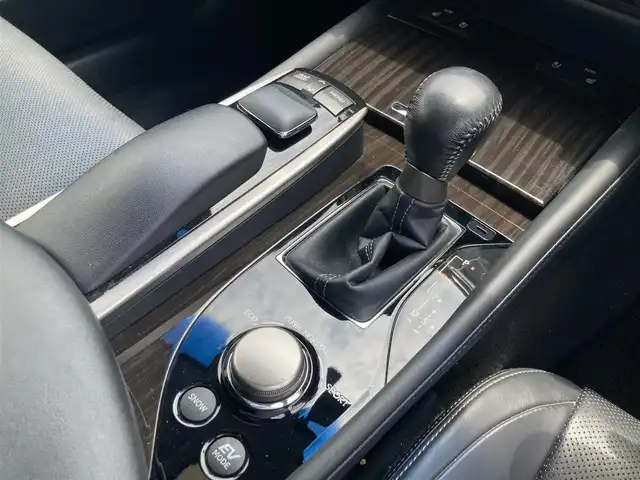 レクサス ＧＳ 300h Iパッケージ 岡山県 2013(平25)年 13.8万km ホワイトパールクリスタルシャイン 純正12.3インチワイドディスプレイHDDナビ/フルセグTV、Bluetooth、AM、FM/CD、DVD、HDD/レクサスGSプレミアムサウンドシステム/バックカメラ/ビルトインETC/モデリスタエアロ/クルーズコントロール/プリクラッシュセーフティ/電動パーキングブレーキ/ブレーキホールド/電動リアサンシェード/リアウィンドウサンシェード/D席メモリーシート/前席パワーシート/前席シートヒーター/前席ベンチレーション/黒革シート/パワートランクリキッド/BSM/GPSレーダー（GWR83ｓｄ）/ヘッドライトウォッシャー