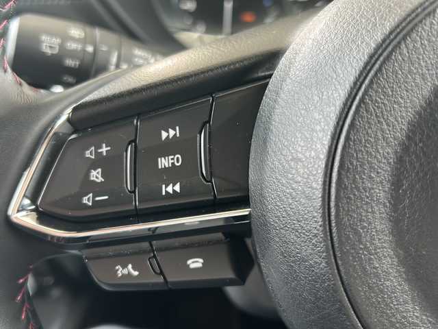 マツダ ＣＸ－５ XD スポーツアピアランス 東京都 2022(令4)年 3.2万km スノーフレイクホワイトパールマイカ ワンオーナー/センターディスプレイモニターナビ/・AM/FM/BT/USB/フルセグTV/バック・サイド・全方位カメラ/運転席助手席パワーシート/運転席助手席シートヒーター/電動リアゲート/クルーズコントロール追従機能有/ブラインドスポットモニター/電動パーキングブレーキ/オフロードトラクションアシスト/ステアリングヒーター/ドライブレコーダー/前後レーンキープアシスト/横滑り防止装置/盗難防止装置/アンチブレーキングシステム/オートライト/LEDヘッドライト/ETC/純正フロアマット/純正アルミホイール/SOSコールボタン/保証書・取扱説明書