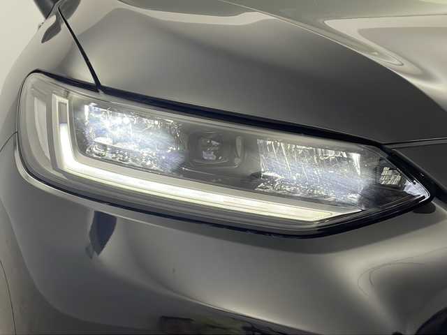 ホンダ ＺＲ－Ｖ ハイブリッド e:HEV Z 愛知県 2023(令5)年 0.7万km クリスタルブラックパール /禁煙車//純正HondaCONNECTディスプレイ//フルセグTV//ビルトインETC2.0//マルチビューカメラシステム//バックカメラ//本革シート//前席パワーシート・シートヒーター//運転席ポジションメモリー//BOSEプレミアムサウンドシステム//ハンズフリーパワーテールゲート//ホンダセンシング//衝突軽減ブレーキ(CMBS)//先行車発進お知らせ//歩行者事故低減ステアリング//路外逸脱抑制機能//標識認識機能//アダプティブクルーズコントロール//レーンキープアシストシステム//トラフィックジャムアシスト//誤発進抑制機能(前後方)//前後パーキングセンサー//オートハイビーム//アダプティブドライビングビーム//LEDヘッドライト//オートライト//ワイヤレス充電器//純正18インチアルミホイール(切削+ベルリナブラック塗装)//革巻きステアリング//ステアリングスイッチ//ステアリングヒーター//パドルシフト//純正フロアマット//純正ドアバイザー//プッシュスタート//電動格納ミラーウィンカー//横滑り防止装置