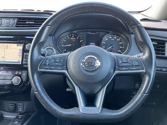 日産 エクストレイル 20Xi 栃木県 2018(平30)年 4.1万km ブリリアントホワイトパール 純正ナビ/フルセグＴＶ/Ｂｌｕｅｔｏｏｔｈ/アラウンドビューモニター/デジタルインナーミラー/プロパイロット/クルーズコントロール/パワーバックドア/ルーフレール/全席シートヒーター/ハーフレザーシート/スペアキー/ETC/ダウンヒルアシストコントロール/ABS/横滑り防止機能/コーナーセンサー/レーンキープアシスト/盗難防止装置/衝突被害軽減システム/LEDヘッドライト/４WD