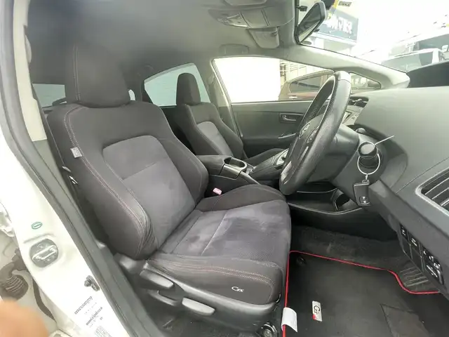 トヨタ プリウス S ツーリングセレ G’s 熊本県 2012(平24)年 12.7万km ホワイトパールクリスタルシャイン (株)IDOMが運営する【じしゃロン熊本店】の自社ローン専用車両になりますこちらは現金またはオートローンご利用時の価格です。自社ローンご希望の方は別途その旨お申付け下さい/純正ナビ　/純正アルミ　/純正シート　/純正マット　/ビルトインＥＴＣ　/アイドリングストップ　/ＨＩＤヘッドライト/ＬＥＤＢＥＡＭ　/Ｗ＋サイドエアバッグ　/カーテンエアバッグ　/ウィンカー付き電格ミラー　/スマートキー/プッシュスタート