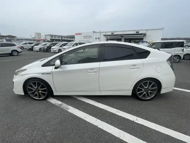 トヨタ プリウス S ツーリングセレ G’s 熊本県 2012(平24)年 12.7万km ホワイトパールクリスタルシャイン (株)IDOMが運営する【じしゃロン熊本店】の自社ローン専用車両になりますこちらは現金またはオートローンご利用時の価格です。自社ローンご希望の方は別途その旨お申付け下さい/純正ナビ　/純正アルミ　/純正シート　/純正マット　/ビルトインＥＴＣ　/アイドリングストップ　/ＨＩＤヘッドライト/ＬＥＤＢＥＡＭ　/Ｗ＋サイドエアバッグ　/カーテンエアバッグ　/ウィンカー付き電格ミラー　/スマートキー/プッシュスタート