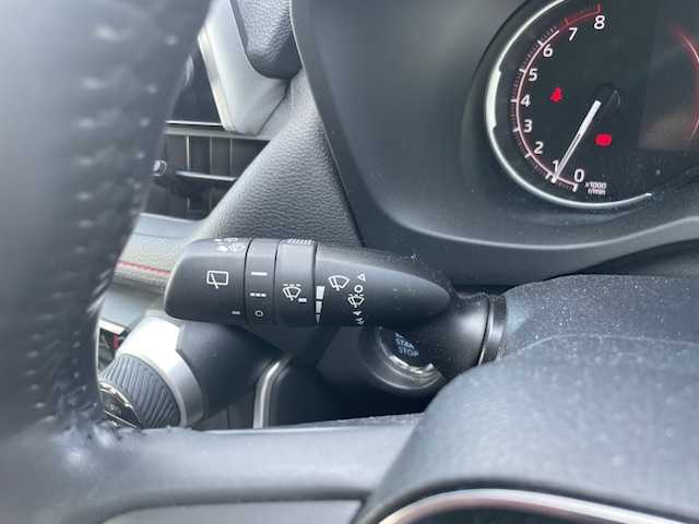 トヨタ ＲＡＶ４ アドベンチャー オフロードPKG 三重県 2022(令4)年 2.8万km アティチュードブラックマイカ メーカーオプション/・パノラミックビューモニター/・パワーバックドア/セーフティセンス/・プリクラッシュセーフティ/・レーントレーシングアシスト/・レーダークルーズコントロール/・オートマチックハイビーム/・ロードサインアシスト/先行車発進告知機能/パーキングサポートブレーキ/ブラインドスポットモニター/1オーナー/4WD/TRDフロントバンパーガーニッシュ（LED付）/TRDフロントロアガーニッシュ/TRDマッドフラップ/純正9型ディスプレイオーディオ/【フルセグTV/Bluetooth/USB/Miracast】/ビルトインETC/前後ドライブレコーダー/合皮スポーティシート/D席パワーシート/D/N席シートベンチレーション/D/N席シートヒーター/ステアリングヒーター/オートライト/LEDヘッドランプ/225/60R18インチ純正AW/専用サスペンション/プッシュスタート/スマートキー/スペアキー/フロアマット