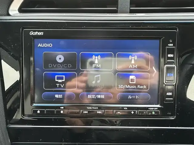 ホンダ シャトル ハイブリッド X ホンダセンシング 富山県 2020(令2)年 5.6万km プレミアムクリスタルレッドM ワンオーナー/純正SDナビ/(AM/FM/CD/DVD/BT/USB/ipod)/フルセグTV/バックカメラ/レーダークルーズコントロール/コーナーセンサー/衝突軽減システム/レーンキープアシスト/横滑り防止装置/盗難防止装置/パドルシフト/ビルトインETC/シートヒーター　運転席＋助手席/ハーフレザーシート/フロアマット社外/LEDライト/フォグランプ/カーテンエアバッグ/スマートキー×2/取扱説明書/保証書