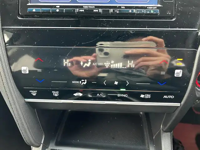 ホンダ シャトル ハイブリッド X ホンダセンシング 富山県 2020(令2)年 5.6万km プレミアムクリスタルレッドM ワンオーナー/純正SDナビ/(AM/FM/CD/DVD/BT/USB/ipod)/フルセグTV/バックカメラ/レーダークルーズコントロール/コーナーセンサー/衝突軽減システム/レーンキープアシスト/横滑り防止装置/盗難防止装置/パドルシフト/ビルトインETC/シートヒーター　運転席＋助手席/ハーフレザーシート/フロアマット社外/LEDライト/フォグランプ/カーテンエアバッグ/スマートキー×2/取扱説明書/保証書