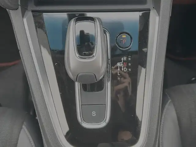 ホンダ シャトル ハイブリッド X ホンダセンシング 富山県 2020(令2)年 5.6万km プレミアムクリスタルレッドM ワンオーナー/純正SDナビ/(AM/FM/CD/DVD/BT/USB/ipod)/フルセグTV/バックカメラ/レーダークルーズコントロール/コーナーセンサー/衝突軽減システム/レーンキープアシスト/横滑り防止装置/盗難防止装置/パドルシフト/ビルトインETC/シートヒーター　運転席＋助手席/ハーフレザーシート/フロアマット社外/LEDライト/フォグランプ/カーテンエアバッグ/スマートキー×2/取扱説明書/保証書