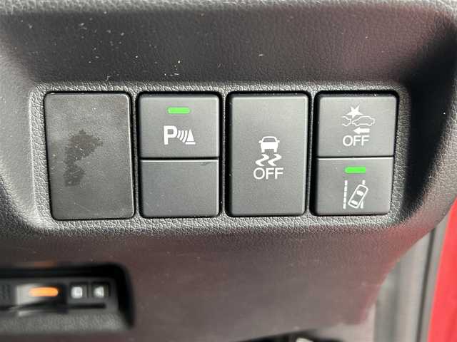 ホンダ シャトル ハイブリッド X ホンダセンシング 富山県 2020(令2)年 5.6万km プレミアムクリスタルレッドM ワンオーナー/純正SDナビ/(AM/FM/CD/DVD/BT/USB/ipod)/フルセグTV/バックカメラ/レーダークルーズコントロール/コーナーセンサー/衝突軽減システム/レーンキープアシスト/横滑り防止装置/盗難防止装置/パドルシフト/ビルトインETC/シートヒーター　運転席＋助手席/ハーフレザーシート/フロアマット社外/LEDライト/フォグランプ/カーテンエアバッグ/スマートキー×2/取扱説明書/保証書