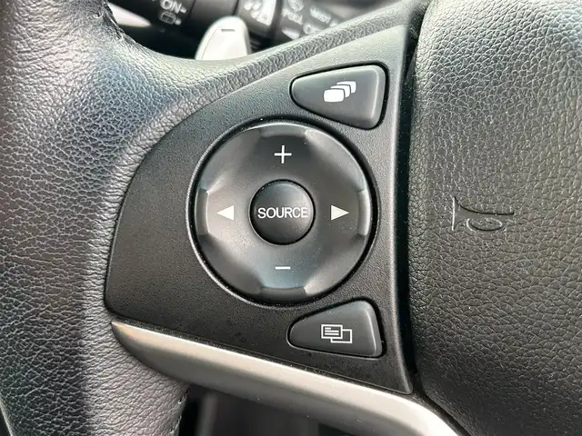 ホンダ シャトル ハイブリッド X ホンダセンシング 富山県 2020(令2)年 5.6万km プレミアムクリスタルレッドM ワンオーナー/純正SDナビ/(AM/FM/CD/DVD/BT/USB/ipod)/フルセグTV/バックカメラ/レーダークルーズコントロール/コーナーセンサー/衝突軽減システム/レーンキープアシスト/横滑り防止装置/盗難防止装置/パドルシフト/ビルトインETC/シートヒーター　運転席＋助手席/ハーフレザーシート/フロアマット社外/LEDライト/フォグランプ/カーテンエアバッグ/スマートキー×2/取扱説明書/保証書