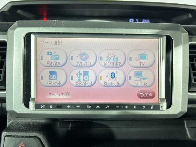 ダイハツ ウェイク L 沖縄県 2015(平27)年 10万km フェスタイエロー 禁煙車/スマートキー/社外７インチナビ/　（Bluetooth、CD/DVD、AM/FM、フルセグTV）/ETC/バックカメラ/片側パワースライドドア/LEDヘッドライト/アンダートランク/シートバックテーブル