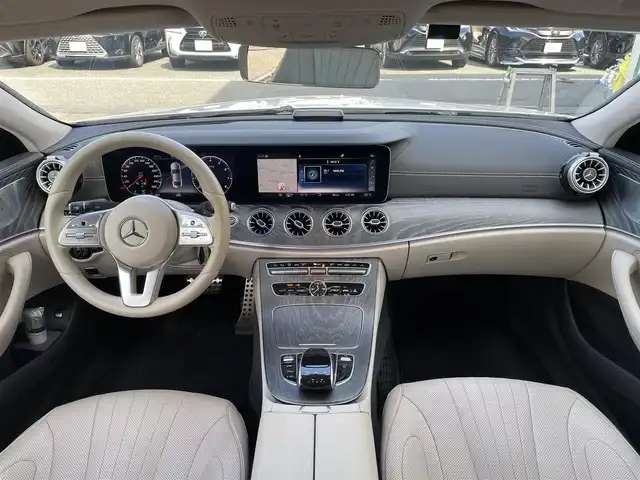 メルセデス・ベンツ ＣＬＳ４５０ 4マチック スポーツ 東京都 2019(平31)年 2.4万km ダイヤモンドホワイト 純正ナビ/ＢＴ/全周囲カメラ/ドライブレコーダー/アダプティブクルーズコントロール/パヒュームアトマイザー/イオナイザー/アンビエントライト/ブルメスターサウンド/イージーエントリー/パワーシート（運転席/助手席）/ポジションメモリー/シートヒーター（運転席/助手席/後席）/シートベンチレーション（運転席/助手席）/リラクゼーションシート（運転席/助手席）/ダイナミックシート（運転席/助手席）/ランバー/サイドボルスター/パワーバックドア/ビルトインＥＴＣ/ＥＳＰ/アクティブブレーキアシスト/アテンションアシスト/レーンチェンジアシスト/BSM/車速感応ドアロック/車高調