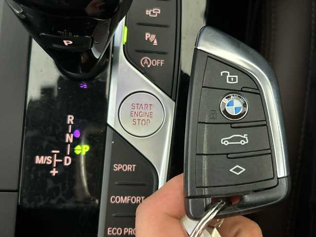 ＢＭＷ ＢＭＷ Ｘ３ xDrive20d Mスポーツ 岐阜県 2024(令6)年 3.2万km グレー /ワンオーナー//ハーマンカードン//純正ナビ//フルセグTV//アラウンドビューモニター//置くだけ充電//アクティブクルーズコントロール//レーンディパーチャーウォーニング//ヒルディセントコントロール//衝突被害軽減システム//パワーバックドア//前席パワーシート//前席シートヒーター//運転席メモリーシート//レザーシート//コーナーセンサー//オートライト//ハイビームアシスト//純正19インチAW//冬タイヤ×4//ETC//スペアキー//スマートキー