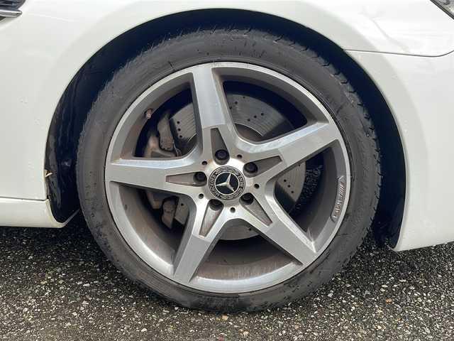 メルセデス・ベンツ ＳＬＣ１８０ スポーツ 福井県 2018(平30)年 3.2万km ポーラホワイト 登録時走行距離31216km/メーカー純正HDDナビゲーション/（CD/DVD/BT）/フルセグテレビ/バックカメラ/プリクラッシュセーフティ/アダプティブクルーズコントロール/ターボ/ブラインドスポットモニター/純正18インチアルミホイール/黒革シート/パワーシート/（シートメモリ付き）/シートヒーター/LEDヘッドライト/ETC/ドライブレコーダー/レインセンサー/LIMスイッチ/USBポート/オートリトラミラー/オートライト/ステアリングリモコン/プッシュスタート/スマートキー/保証書/取扱説明書