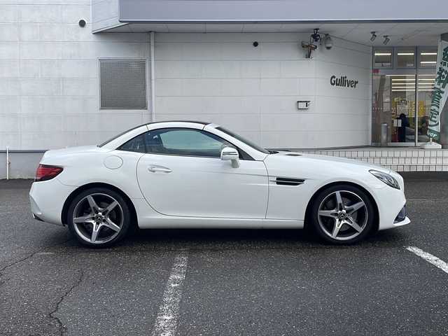 メルセデス・ベンツ ＳＬＣ１８０ スポーツ 福井県 2018(平30)年 3.2万km ポーラホワイト 登録時走行距離31216km/メーカー純正HDDナビゲーション/（CD/DVD/BT）/フルセグテレビ/バックカメラ/プリクラッシュセーフティ/アダプティブクルーズコントロール/ターボ/ブラインドスポットモニター/純正18インチアルミホイール/黒革シート/パワーシート/（シートメモリ付き）/シートヒーター/LEDヘッドライト/ETC/ドライブレコーダー/レインセンサー/LIMスイッチ/USBポート/オートリトラミラー/オートライト/ステアリングリモコン/プッシュスタート/スマートキー/保証書/取扱説明書