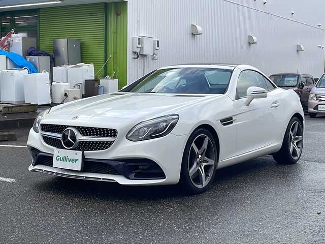 メルセデス・ベンツ ＳＬＣ１８０ スポーツ 福井県 2018(平30)年 3.2万km ポーラホワイト 登録時走行距離31216km/メーカー純正HDDナビゲーション/（CD/DVD/BT）/フルセグテレビ/バックカメラ/プリクラッシュセーフティ/アダプティブクルーズコントロール/ターボ/ブラインドスポットモニター/純正18インチアルミホイール/黒革シート/パワーシート/（シートメモリ付き）/シートヒーター/LEDヘッドライト/ETC/ドライブレコーダー/レインセンサー/LIMスイッチ/USBポート/オートリトラミラー/オートライト/ステアリングリモコン/プッシュスタート/スマートキー/保証書/取扱説明書