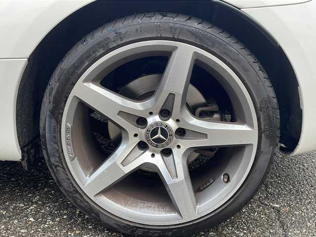 メルセデス・ベンツ ＳＬＣ１８０ スポーツ 福井県 2018(平30)年 3.2万km ポーラホワイト 登録時走行距離31216km/メーカー純正HDDナビゲーション/（CD/DVD/BT）/フルセグテレビ/バックカメラ/プリクラッシュセーフティ/アダプティブクルーズコントロール/ターボ/ブラインドスポットモニター/純正18インチアルミホイール/黒革シート/パワーシート/（シートメモリ付き）/シートヒーター/LEDヘッドライト/ETC/ドライブレコーダー/レインセンサー/LIMスイッチ/USBポート/オートリトラミラー/オートライト/ステアリングリモコン/プッシュスタート/スマートキー/保証書/取扱説明書