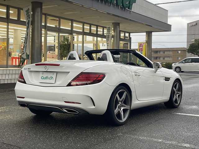 メルセデス・ベンツ ＳＬＣ１８０ スポーツ 福井県 2018(平30)年 3.2万km ポーラホワイト 登録時走行距離31216km/メーカー純正HDDナビゲーション/（CD/DVD/BT）/フルセグテレビ/バックカメラ/プリクラッシュセーフティ/アダプティブクルーズコントロール/ターボ/ブラインドスポットモニター/純正18インチアルミホイール/黒革シート/パワーシート/（シートメモリ付き）/シートヒーター/LEDヘッドライト/ETC/ドライブレコーダー/レインセンサー/LIMスイッチ/USBポート/オートリトラミラー/オートライト/ステアリングリモコン/プッシュスタート/スマートキー/保証書/取扱説明書