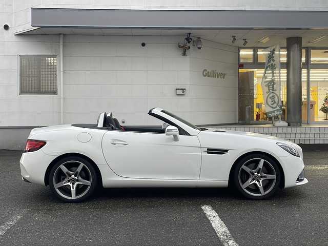 メルセデス・ベンツ ＳＬＣ１８０ スポーツ 福井県 2018(平30)年 3.2万km ポーラホワイト 登録時走行距離31216km/メーカー純正HDDナビゲーション/（CD/DVD/BT）/フルセグテレビ/バックカメラ/プリクラッシュセーフティ/アダプティブクルーズコントロール/ターボ/ブラインドスポットモニター/純正18インチアルミホイール/黒革シート/パワーシート/（シートメモリ付き）/シートヒーター/LEDヘッドライト/ETC/ドライブレコーダー/レインセンサー/LIMスイッチ/USBポート/オートリトラミラー/オートライト/ステアリングリモコン/プッシュスタート/スマートキー/保証書/取扱説明書