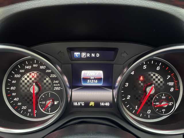 メルセデス・ベンツ ＳＬＣ１８０ スポーツ 福井県 2018(平30)年 3.2万km ポーラホワイト 登録時走行距離31216km/メーカー純正HDDナビゲーション/（CD/DVD/BT）/フルセグテレビ/バックカメラ/プリクラッシュセーフティ/アダプティブクルーズコントロール/ターボ/ブラインドスポットモニター/純正18インチアルミホイール/黒革シート/パワーシート/（シートメモリ付き）/シートヒーター/LEDヘッドライト/ETC/ドライブレコーダー/レインセンサー/LIMスイッチ/USBポート/オートリトラミラー/オートライト/ステアリングリモコン/プッシュスタート/スマートキー/保証書/取扱説明書