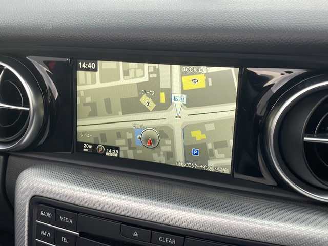 メルセデス・ベンツ ＳＬＣ１８０ スポーツ 福井県 2018(平30)年 3.2万km ポーラホワイト 登録時走行距離31216km/メーカー純正HDDナビゲーション/（CD/DVD/BT）/フルセグテレビ/バックカメラ/プリクラッシュセーフティ/アダプティブクルーズコントロール/ターボ/ブラインドスポットモニター/純正18インチアルミホイール/黒革シート/パワーシート/（シートメモリ付き）/シートヒーター/LEDヘッドライト/ETC/ドライブレコーダー/レインセンサー/LIMスイッチ/USBポート/オートリトラミラー/オートライト/ステアリングリモコン/プッシュスタート/スマートキー/保証書/取扱説明書