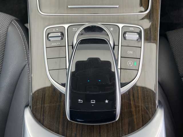 メルセデス・ベンツ Ｃ２００ アバンギャルド 栃木県 2015(平27)年 2.6万km 白 純正ナビ/（CD/Bluetooth/フルセグTV）/バックカメラ/衝突軽減ブレーキ/コーナーセンサー/ビルトインETC/前席シートヒーター/前席パワーシート/純正フロアマット/純正アルミホイール/横滑り防止装置/オートライト/LEDヘッドライト/フォグランプ/カーテンエアバック/本革ステアリング/ウィンカーミラー