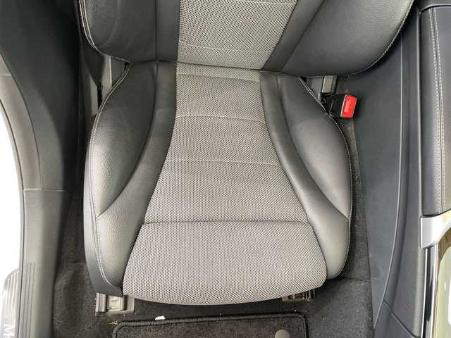 メルセデス・ベンツ Ｃ２００ アバンギャルド 栃木県 2015(平27)年 2.6万km 白 純正ナビ/（CD/Bluetooth/フルセグTV）/バックカメラ/衝突軽減ブレーキ/コーナーセンサー/ビルトインETC/前席シートヒーター/前席パワーシート/純正フロアマット/純正アルミホイール/横滑り防止装置/オートライト/LEDヘッドライト/フォグランプ/カーテンエアバック/本革ステアリング/ウィンカーミラー