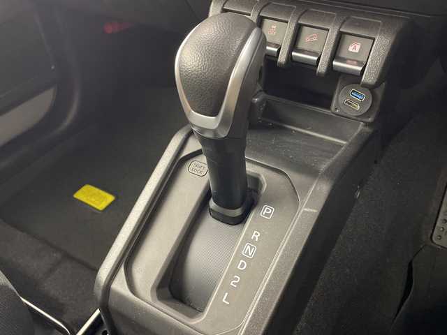 スズキ ジムニー シエラ JC 群馬県 2024(令6)年 0.8万km ミディアムグレー アルパイン１１型ディスプレイオーディオ　バックカメラ　ETC　シートヒーター　クルーズコントロール　衝突被害軽減ブレーキ　レーンアシスト　LEDヘッドライト　オートライト　ステアリングリモコン　禁煙車