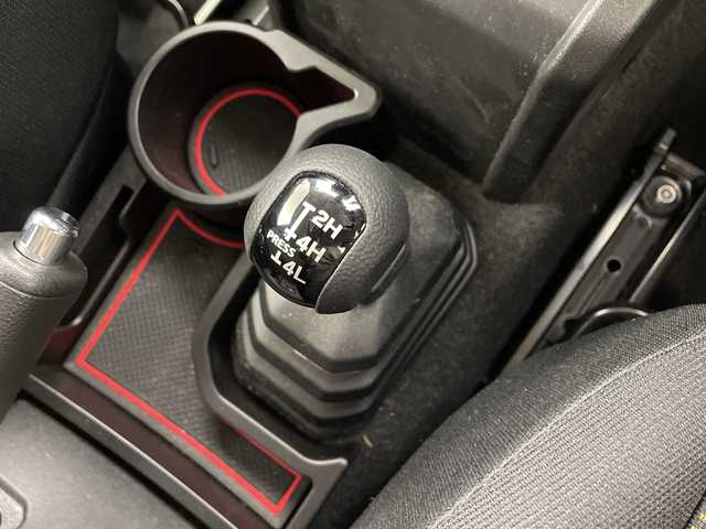 スズキ ジムニー シエラ JC 群馬県 2024(令6)年 0.8万km ミディアムグレー アルパイン１１型ディスプレイオーディオ　バックカメラ　ETC　シートヒーター　クルーズコントロール　衝突被害軽減ブレーキ　レーンアシスト　LEDヘッドライト　オートライト　ステアリングリモコン　禁煙車