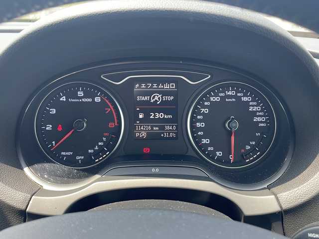 アウディ Ａ３ スポーツバック 1．4 TFSI 山口県 2015(平27)年 11.4万km 白 純正SDナビ/Bluetooth接続/バックカメラ/クルーズコントロール/ETC/ドライブレコーダー/純正フロアマット/18インチアルミホイール/スマートキー/プッシュスタート/アイドリングストップ