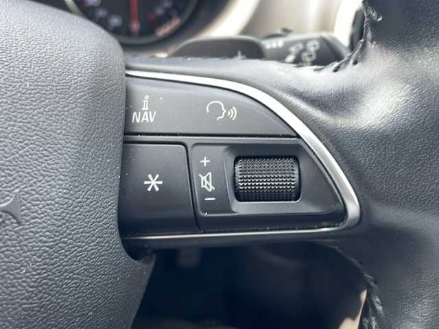 アウディ Ａ３ スポーツバック 1．4 TFSI 山口県 2015(平27)年 11.4万km 白 純正SDナビ/Bluetooth接続/バックカメラ/クルーズコントロール/ETC/ドライブレコーダー/純正フロアマット/18インチアルミホイール/スマートキー/プッシュスタート/アイドリングストップ