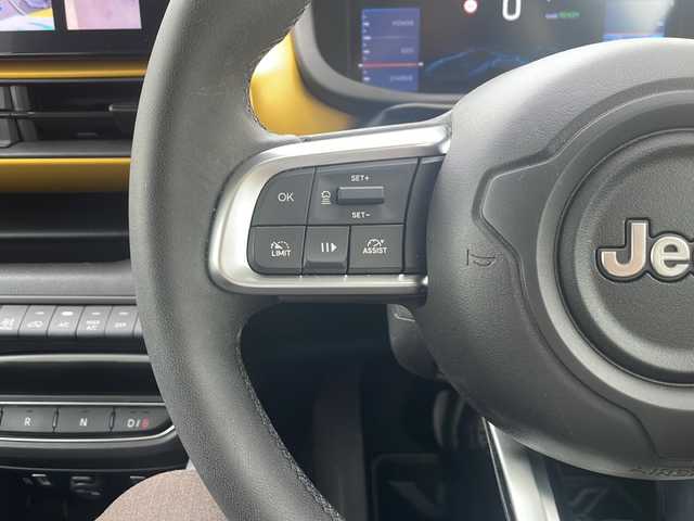 クライスラー・ジープ ジープ アベンジャー ローンチエディション 東京都 2025(令7)年 0.3万km 黄 メーカーナビ/Bluetooth/バックカメラ/アラウンドビューモニター/ETC/アクティブセーフティーブレーキ/レーンキープアシスト/ブラインドスポットモニター/ドライバーアテンションアラート/デジタルインナーミラー/インテリジェントハイビーム/パーキングセンサー/ハンズフリーパワーリフトゲート/D席パワーシート/サンルーフ/置くだけ充電/充電ケーブル/プッシュスタート/スマートキー×2