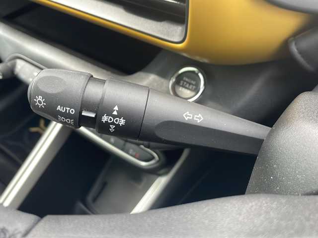 クライスラー・ジープ ジープ アベンジャー ローンチエディション 東京都 2025(令7)年 0.3万km 黄 メーカーナビ/Bluetooth/バックカメラ/アラウンドビューモニター/ETC/アクティブセーフティーブレーキ/レーンキープアシスト/ブラインドスポットモニター/ドライバーアテンションアラート/デジタルインナーミラー/インテリジェントハイビーム/パーキングセンサー/ハンズフリーパワーリフトゲート/D席パワーシート/サンルーフ/置くだけ充電/充電ケーブル/プッシュスタート/スマートキー×2