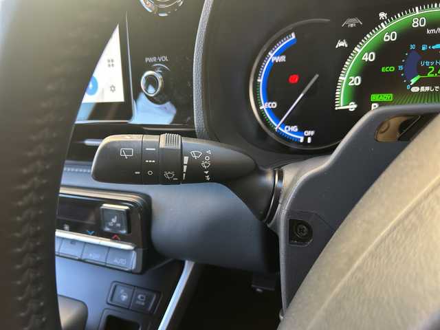 トヨタ ノア ハイブリッド Z 広島県 2023(令5)年 5.7万km アティチュードブラックマイカ 禁煙車/トヨタセーフティセンス/・プリクラッシュセーフティ/・オートマチックハイビーム/・LDA/LTA/・RSA/・レーダークルーズコントロール/・先行車発進告知/・ドライバー異常時対応システム/トヨタチームメイト（アドバンストパーク）/BSM/クリアランスソナー/10.5インチディスプレイオーディオPlus/・フルセグ/Bluetooth/CD/DVD/HDMI/USB/スマホ連携/パノラミックビューモニター/両側パワースライドドア/革巻きステアリング/ステアリングスイッチ/オートライト/LEDヘッドライト/フォグランプ/ハーフレザーシート/前席シートヒーター/電動パーキングブレーキ/ブレーキホールド/AC100V1500W電源/TZ前後ドライブレコーダー/ETC２．０/純正フロアマット/純正ドアバイザー/16インチアルミホイール