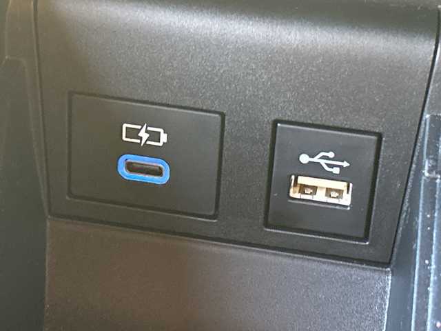 トヨタ ノア ハイブリッド Z 広島県 2023(令5)年 5.7万km アティチュードブラックマイカ 禁煙車/トヨタセーフティセンス/・プリクラッシュセーフティ/・オートマチックハイビーム/・LDA/LTA/・RSA/・レーダークルーズコントロール/・先行車発進告知/・ドライバー異常時対応システム/トヨタチームメイト（アドバンストパーク）/BSM/クリアランスソナー/10.5インチディスプレイオーディオPlus/・フルセグ/Bluetooth/CD/DVD/HDMI/USB/スマホ連携/パノラミックビューモニター/両側パワースライドドア/革巻きステアリング/ステアリングスイッチ/オートライト/LEDヘッドライト/フォグランプ/ハーフレザーシート/前席シートヒーター/電動パーキングブレーキ/ブレーキホールド/AC100V1500W電源/TZ前後ドライブレコーダー/ETC２．０/純正フロアマット/純正ドアバイザー/16インチアルミホイール