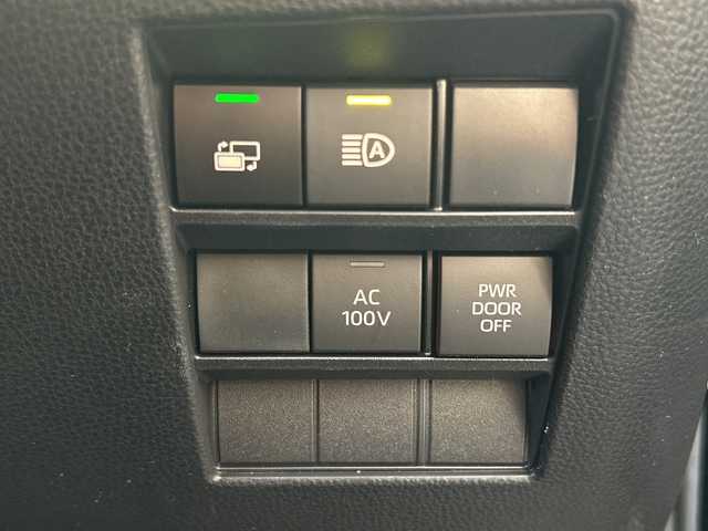 トヨタ ノア ハイブリッド Z 広島県 2023(令5)年 5.7万km アティチュードブラックマイカ 禁煙車/トヨタセーフティセンス/・プリクラッシュセーフティ/・オートマチックハイビーム/・LDA/LTA/・RSA/・レーダークルーズコントロール/・先行車発進告知/・ドライバー異常時対応システム/トヨタチームメイト（アドバンストパーク）/BSM/クリアランスソナー/10.5インチディスプレイオーディオPlus/・フルセグ/Bluetooth/CD/DVD/HDMI/USB/スマホ連携/パノラミックビューモニター/両側パワースライドドア/革巻きステアリング/ステアリングスイッチ/オートライト/LEDヘッドライト/フォグランプ/ハーフレザーシート/前席シートヒーター/電動パーキングブレーキ/ブレーキホールド/AC100V1500W電源/TZ前後ドライブレコーダー/ETC２．０/純正フロアマット/純正ドアバイザー/16インチアルミホイール