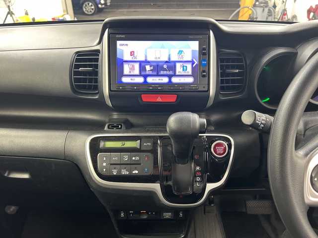 ホンダ Ｎ ＢＯＸ G SSパッケージ 鹿児島県 2016(平28)年 5万km プレミアムホワイトパールⅡ 純正ディーラーナビ/(BT/CD/DVD/AM/FM/フルセグTV)/バックカメラ/両側パワースライドドア/チップアップシート/前席シートヒーター/純正キセノンヘッドライト/純正サイドバイザー/純正フロアマット/オートライト/保証書/取扱説明書