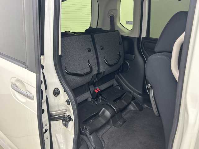 ホンダ Ｎ ＢＯＸ G SSパッケージ 鹿児島県 2016(平28)年 5万km プレミアムホワイトパールⅡ 純正ディーラーナビ/(BT/CD/DVD/AM/FM/フルセグTV)/バックカメラ/両側パワースライドドア/チップアップシート/前席シートヒーター/純正キセノンヘッドライト/純正サイドバイザー/純正フロアマット/オートライト/保証書/取扱説明書