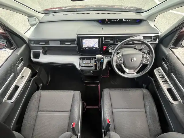 ホンダ ステップワゴン スパーダ ホンダセンシング 愛媛県 2017(平29)年 8.4万km プレミアムディープロッソパール 社外ナビ/BT/AM・FM/CD/DVD/フルセグTV/２列目リアモニター/ETC/ホンダセンシング/バックカメラ/追従型クルーズコントロール/レーンキープアシスト/両側パワースライドドア/アイドリングストップ/３列シート/オートライト/リモコンエンジンスターター/ステアリングスイッチ/ハンズフリー/純正アルミホイール/社外フロアマット