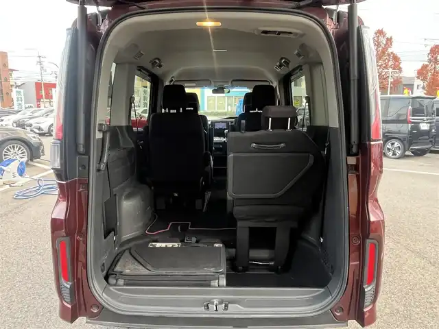 ホンダ ステップワゴン スパーダ ホンダセンシング 愛媛県 2017(平29)年 8.4万km プレミアムディープロッソパール 社外ナビ/BT/AM・FM/CD/DVD/フルセグTV/２列目リアモニター/ETC/ホンダセンシング/バックカメラ/追従型クルーズコントロール/レーンキープアシスト/両側パワースライドドア/アイドリングストップ/３列シート/オートライト/リモコンエンジンスターター/ステアリングスイッチ/ハンズフリー/純正アルミホイール/社外フロアマット