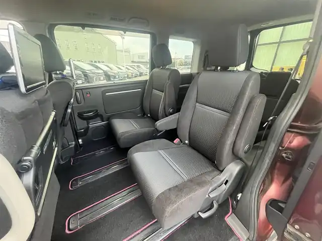 ホンダ ステップワゴン スパーダ ホンダセンシング 愛媛県 2017(平29)年 8.4万km プレミアムディープロッソパール 社外ナビ/BT/AM・FM/CD/DVD/フルセグTV/２列目リアモニター/ETC/ホンダセンシング/バックカメラ/追従型クルーズコントロール/レーンキープアシスト/両側パワースライドドア/アイドリングストップ/３列シート/オートライト/リモコンエンジンスターター/ステアリングスイッチ/ハンズフリー/純正アルミホイール/社外フロアマット