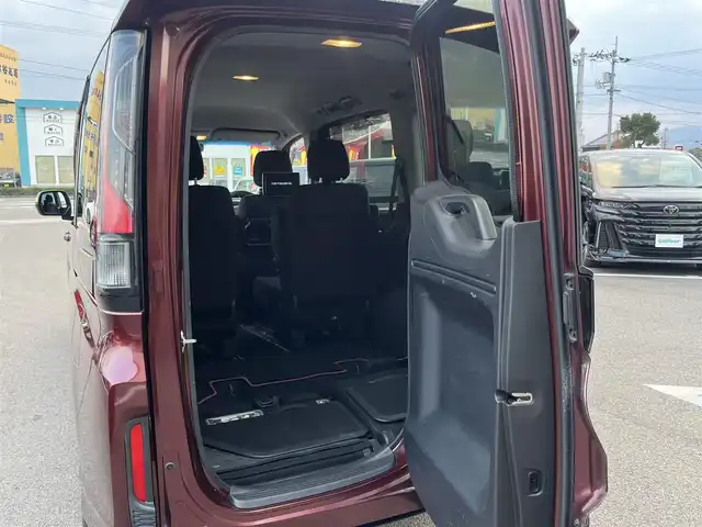 ホンダ ステップワゴン スパーダ ホンダセンシング 愛媛県 2017(平29)年 8.4万km プレミアムディープロッソパール 社外ナビ/BT/AM・FM/CD/DVD/フルセグTV/２列目リアモニター/ETC/ホンダセンシング/バックカメラ/追従型クルーズコントロール/レーンキープアシスト/両側パワースライドドア/アイドリングストップ/３列シート/オートライト/リモコンエンジンスターター/ステアリングスイッチ/ハンズフリー/純正アルミホイール/社外フロアマット