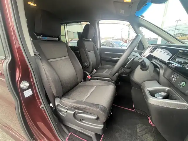 ホンダ ステップワゴン スパーダ ホンダセンシング 愛媛県 2017(平29)年 8.4万km プレミアムディープロッソパール 社外ナビ/BT/AM・FM/CD/DVD/フルセグTV/２列目リアモニター/ETC/ホンダセンシング/バックカメラ/追従型クルーズコントロール/レーンキープアシスト/両側パワースライドドア/アイドリングストップ/３列シート/オートライト/リモコンエンジンスターター/ステアリングスイッチ/ハンズフリー/純正アルミホイール/社外フロアマット