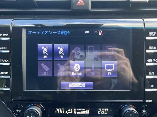 トヨタ カムリ WSレザーパッケージ 京都府 2018(平30)年 1万km プラチナホワイトパールマイカ ワンオーナー/純正メーカーナビ/・DVD/CD/BT/・フルセグテレビ/ETC2.0/ドライブレコーダー/バックカメラ/衝突軽減ブレーキ/レーンキープアシスト/クルーズコントロール/盗難防止装置/革巻きステアリング/ステアリングスイッチ/パドルシフト/パワーシート（D席+N席）/シートヒーター（D席+N席）/前後コーナーセンサー/LEDヘッドライト/スマートキー/プッシュスタートボタン/純正18インチアルミホイール/純正フロアマット/取扱説明書/ナビ取扱説明書/保証書